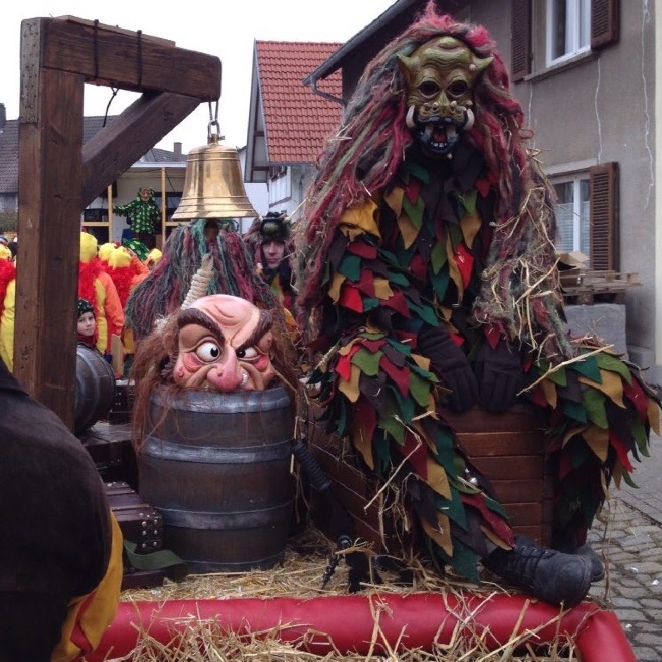 Die geschnitzte Maske des Burgvogts